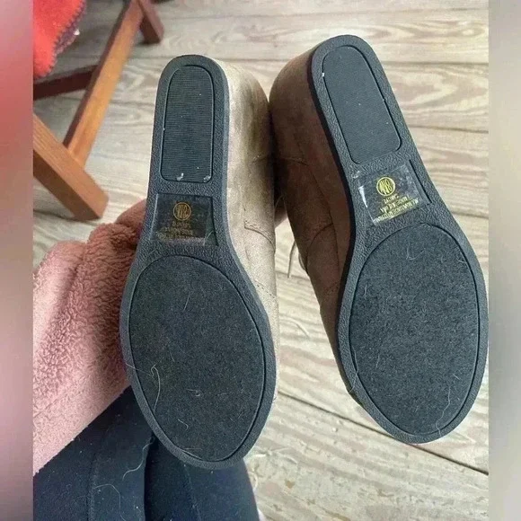 Unr8ted wedged ankle bootie size 8 - Picture 4 of 5